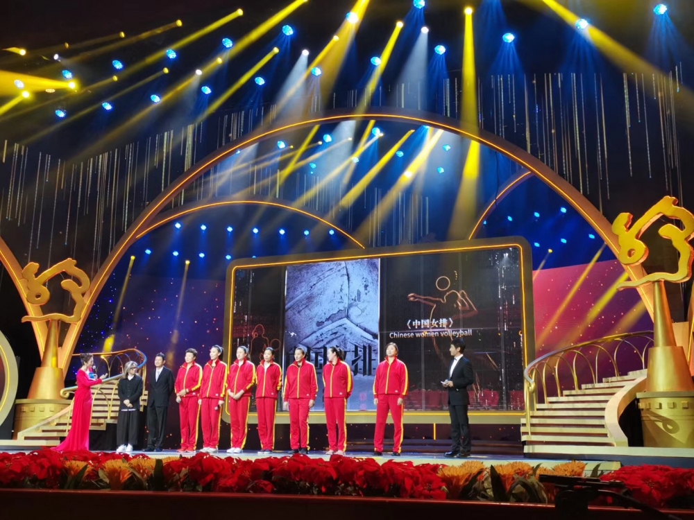 Director of LEAP (Zhong Guo Nv Pai) Peter Ho-sun Chan and former Head Coach of China National Women’s Volleyball team Chen Zhonghe attended the sixth Silk Road International Film Festival in Fuzhou. Chen’s former players, the “Golden Generation” Women’s team also appeared in support of the film.